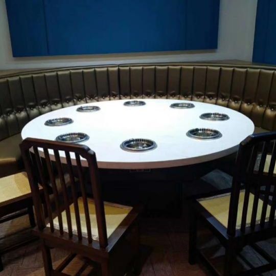 西安火鍋餐桌椅家具定做案例，呼和浩特餐廳卡座生產廠家