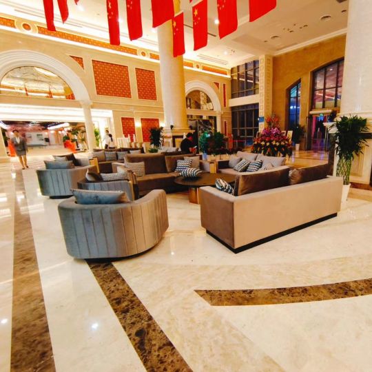 西安酒店家具廠家工程案例：咸陽海泉灣酒店餐桌椅沙發等